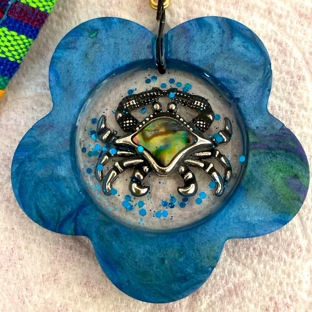 Handmade Crab 🦀 Keychain - Picture 2 of 2